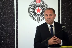 Read more about the article Poznato je koliko je dužan Partizan! Rasim Ljajić “bacio” papire na sto i upalio novi alarm